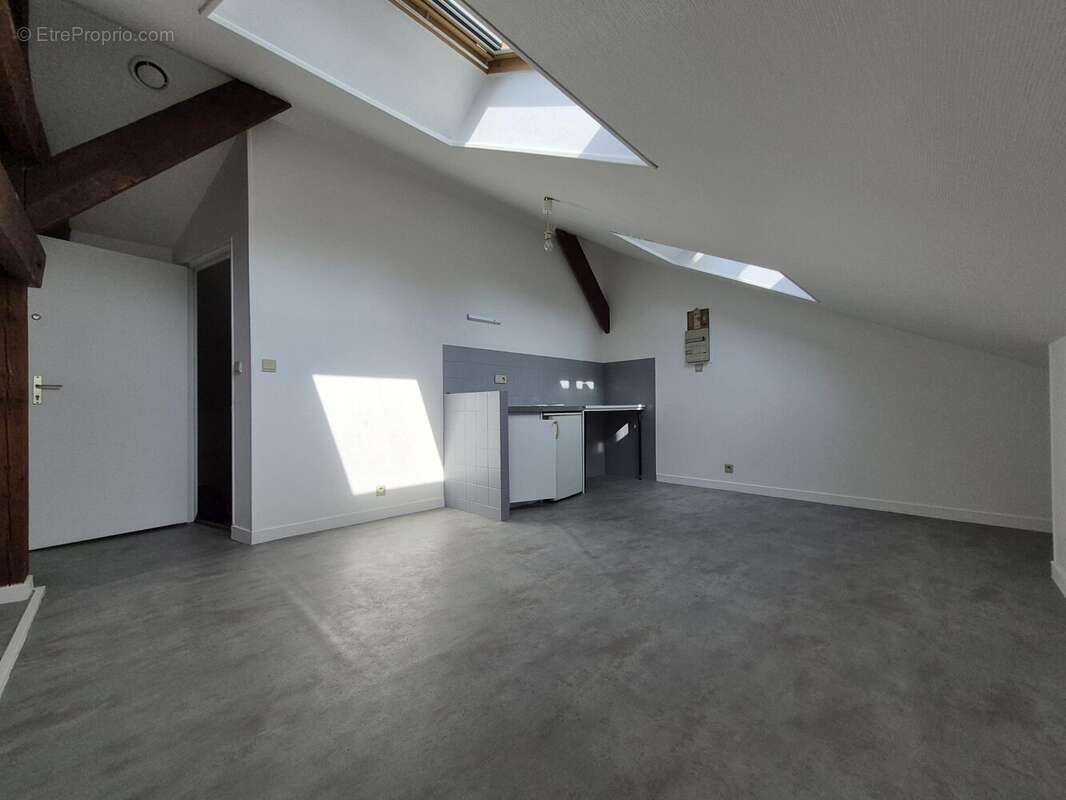 Appartement 26 m² à Reims  - photo 2