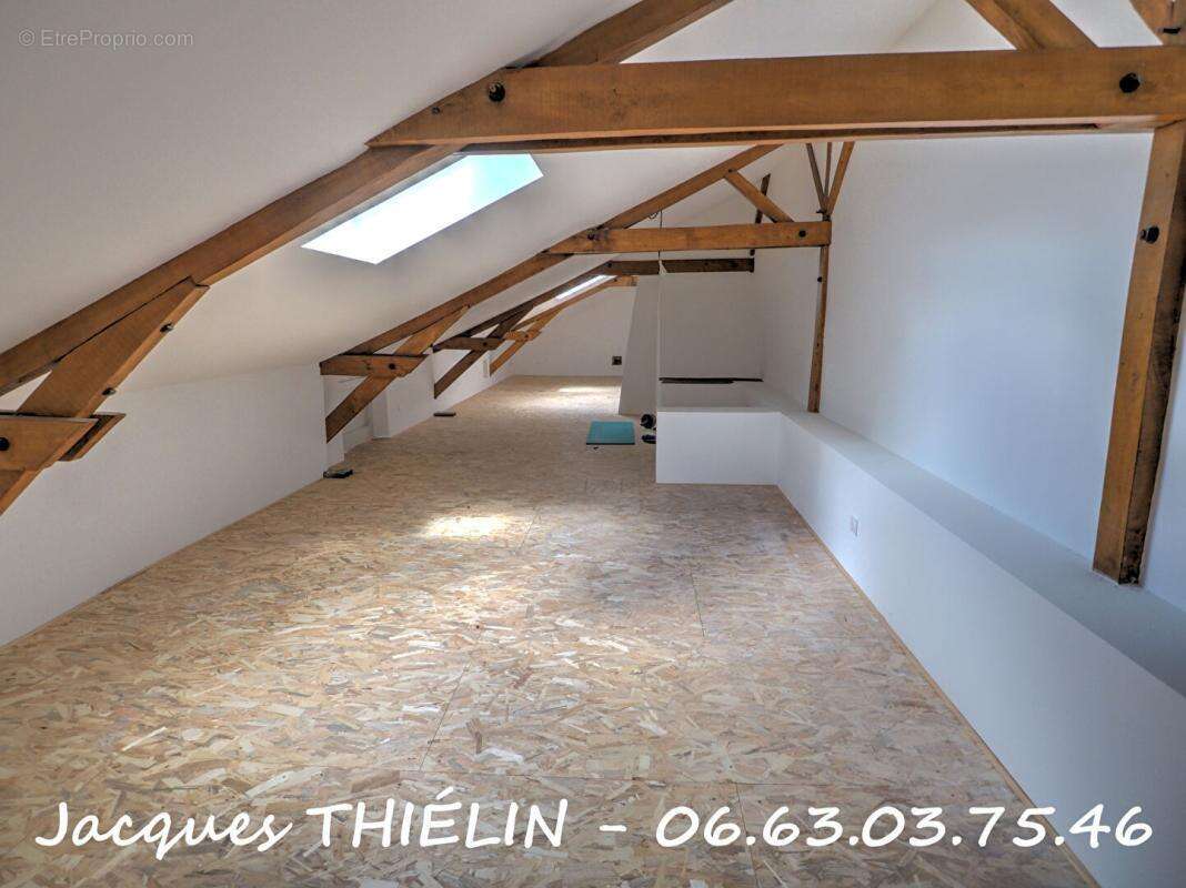 Maison à LONGUE-JUMELLES