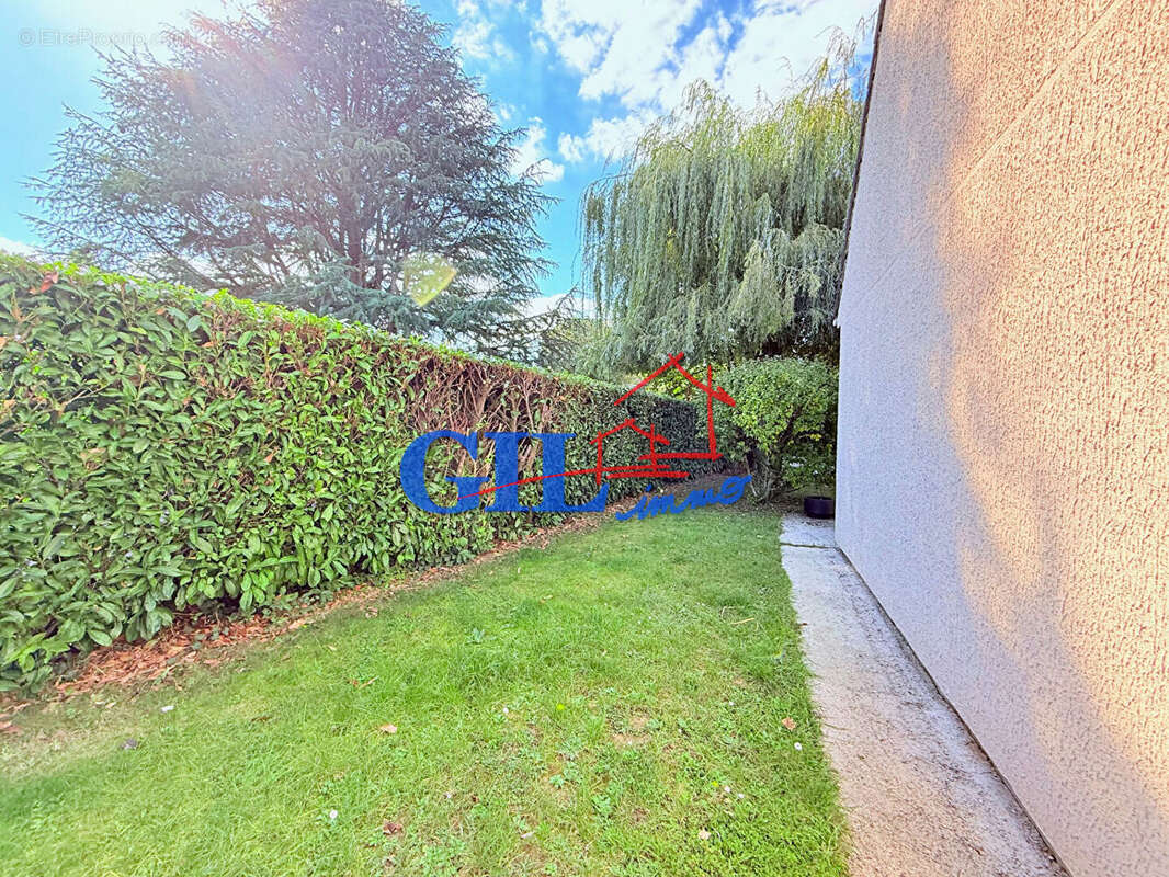 Maison à SAVIGNY-LE-TEMPLE