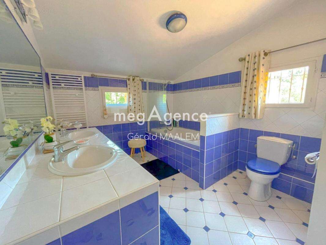 Villa de 204m² avec piscine à Roquebrune-sur-Argens - photo 12