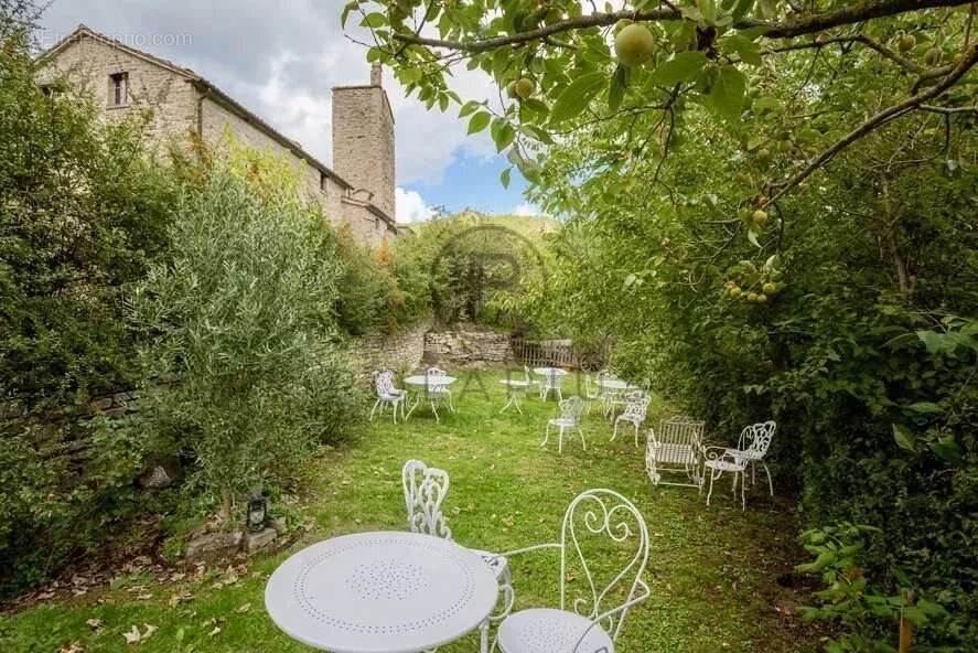 Château-hameau du XIIe siècle - photo 55