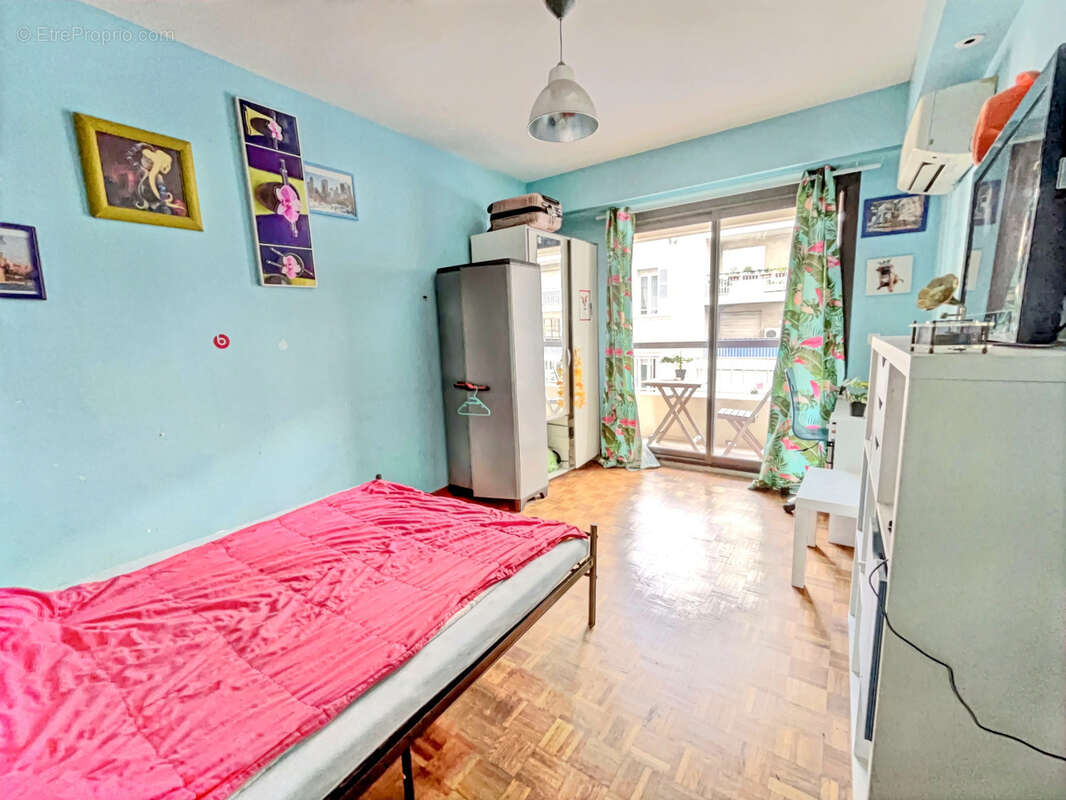 Appartement à MARSEILLE-5E