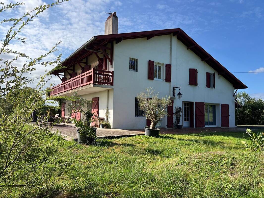 Appartement à VILLEFRANQUE