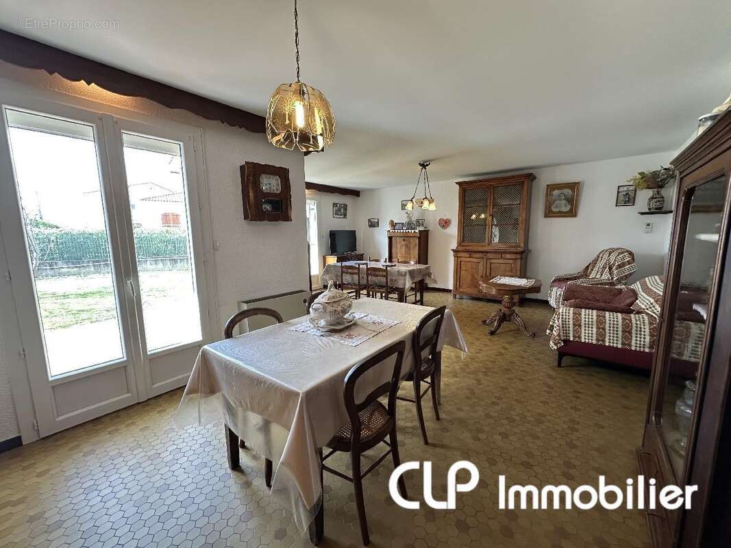 Maison à MONTELIMAR