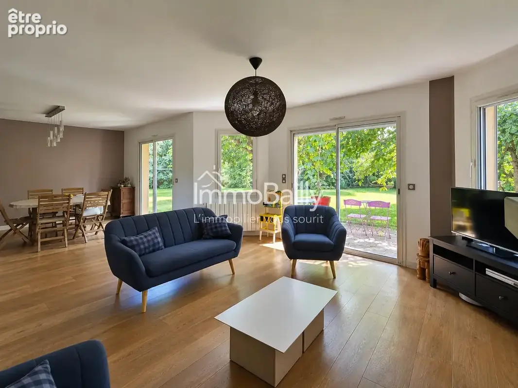 Maison familiale de plain-pied   5 chambres   Terrain de 1 672 m2  en lisière de forêt - photo 3