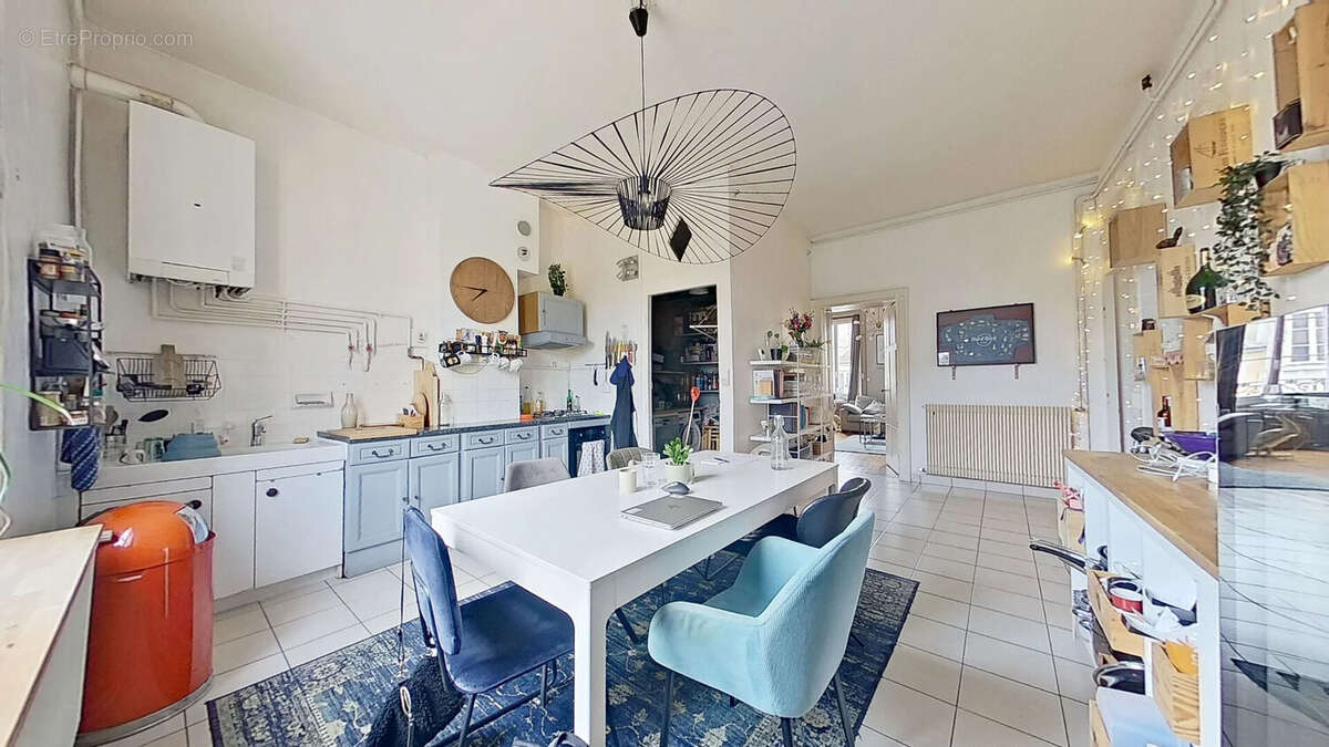 Appartement à LYON-8E