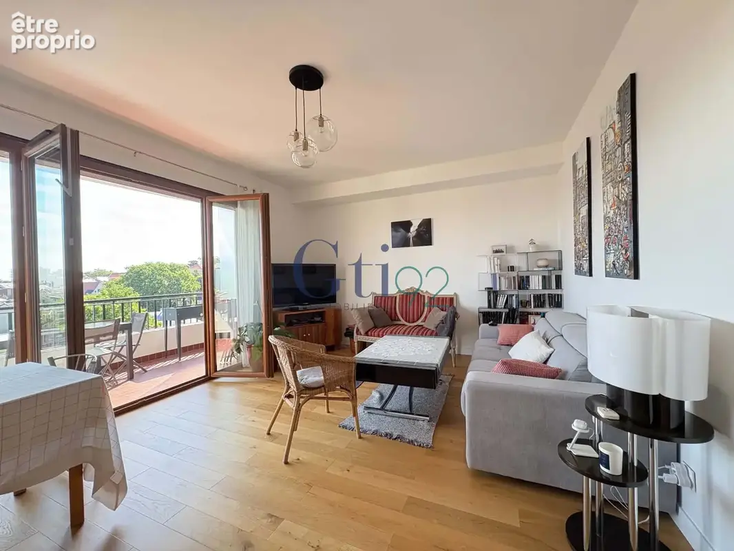 Vue exceptionnelle sur tout paris - magnifique 3 pieces de 80m2 avec 11m2 de terrasse + balcon - photo 7
