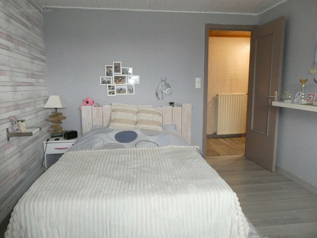 Maison à SAINT-LAURENT-DE-CHAMOUSSET