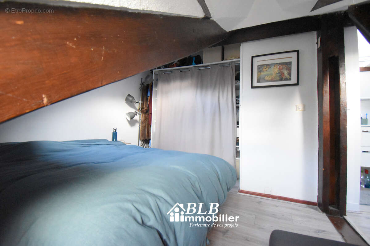 Appartement à NEAUPHLE-LE-CHATEAU