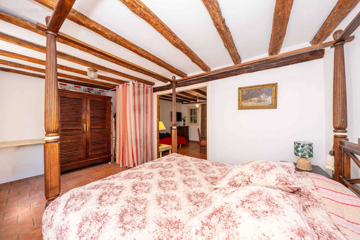 Appartement à TOURRETTES-SUR-LOUP