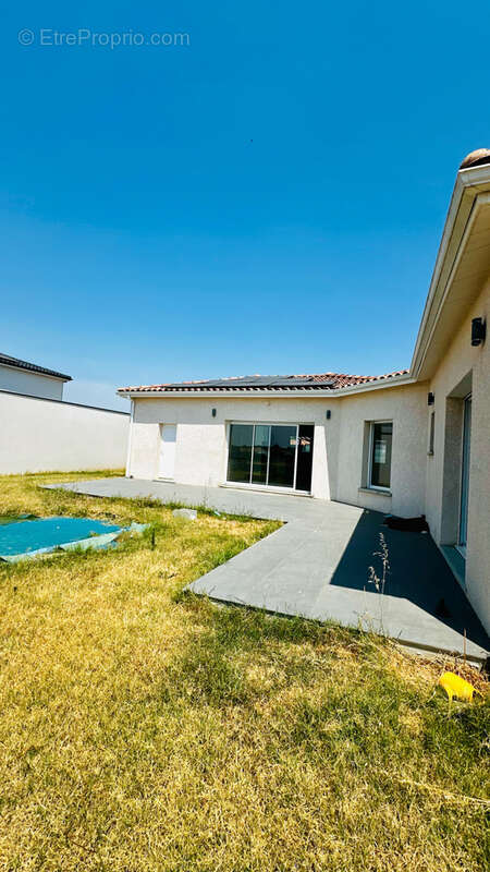 Maison récente T4 avec jardin de 990 m2 - photo 15