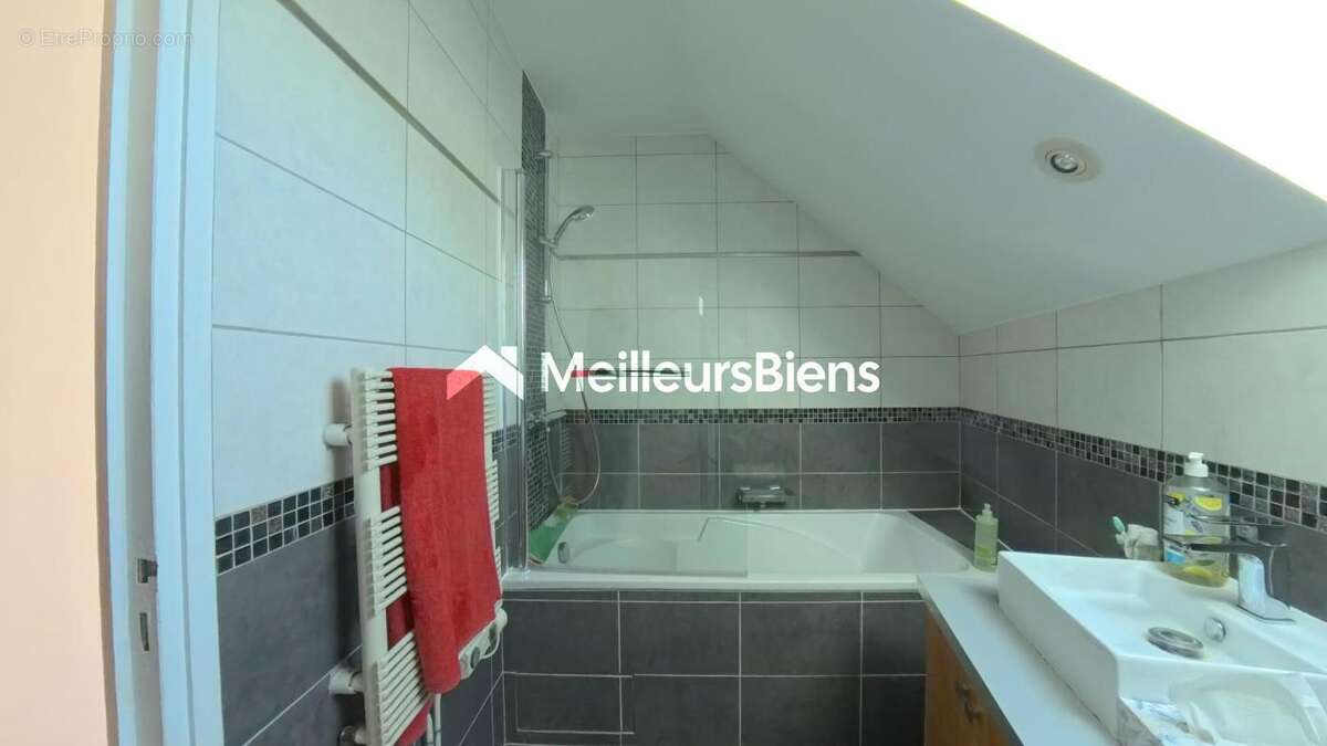 Maison à VAYRES-SUR-ESSONNE