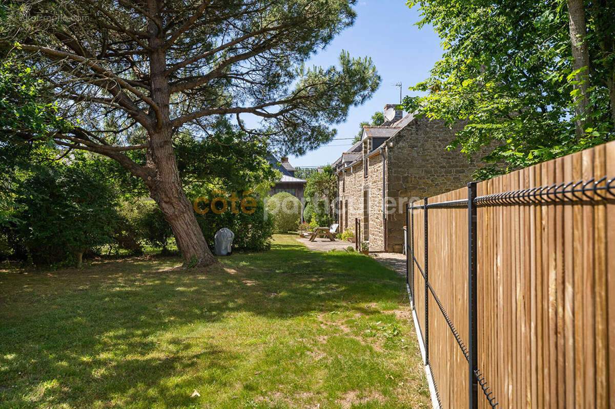 Propriété Saint Coulomb, bord de mer, 7 pièces 236 m2. Jardin paysager - photo 17