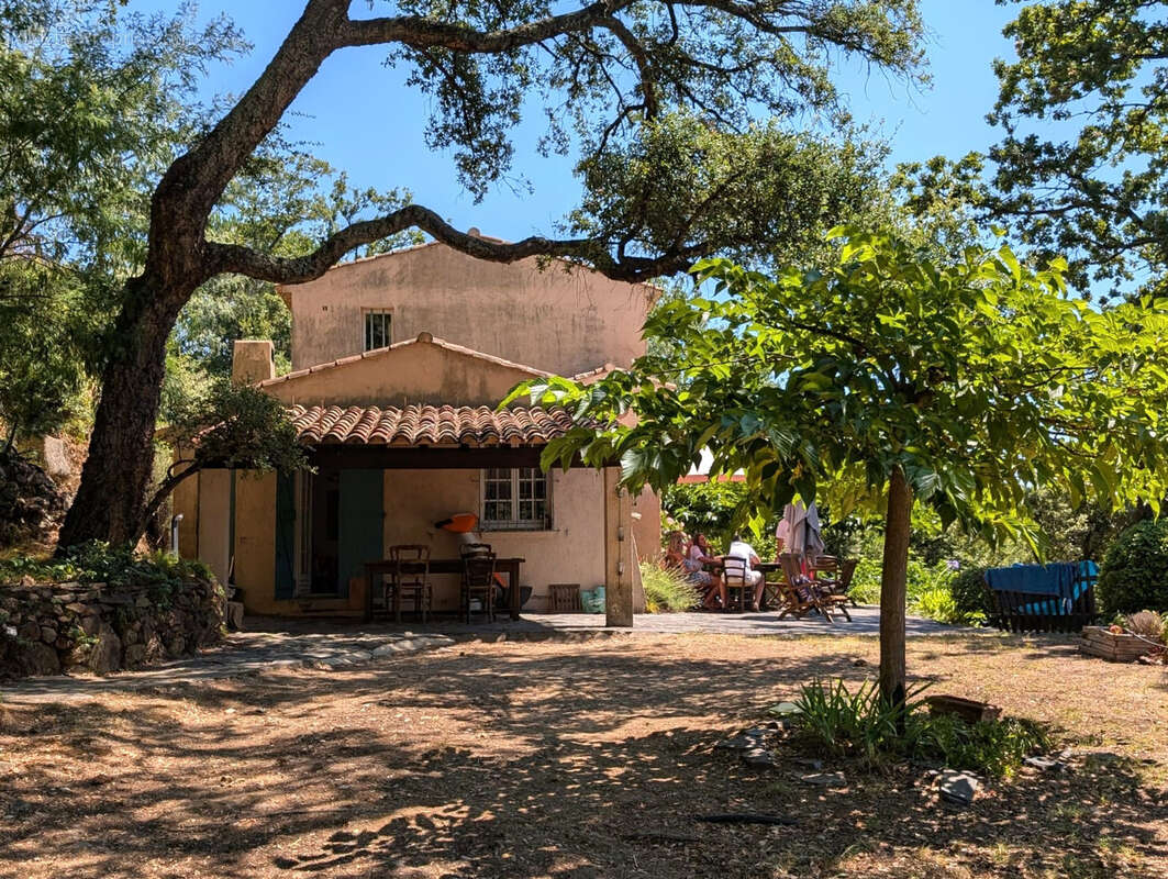 Maison à LA GARDE-FREINET