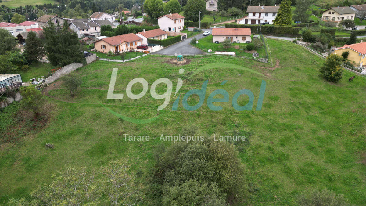 Terrain à POULE-LES-ECHARMEAUX