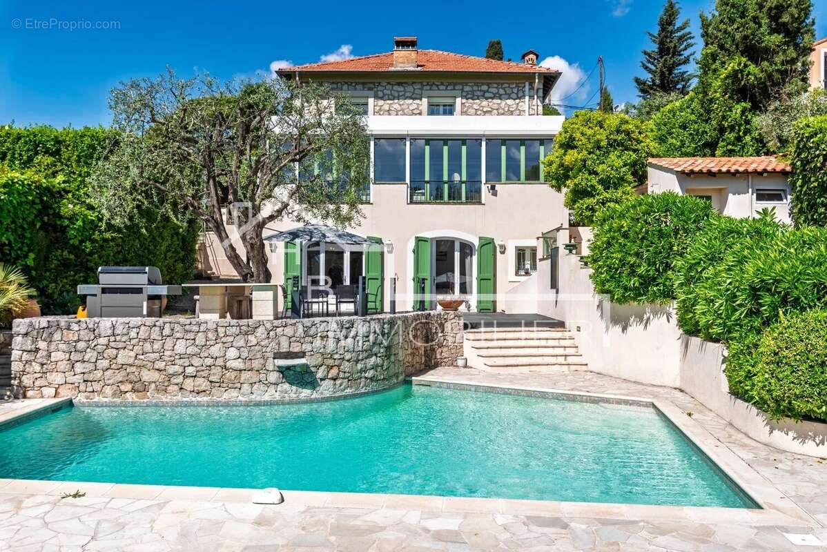 Maison 233 m² à Cagnes-Sur-Mer  - photo 2