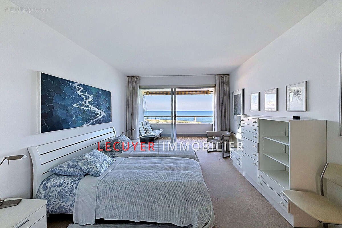 Appartement à VILLENEUVE-LOUBET