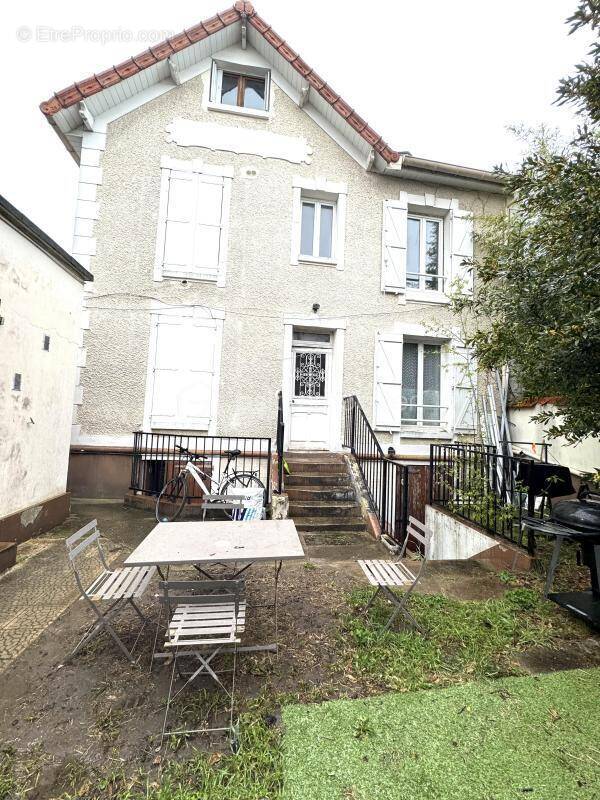 Appartement à SAINT-MAUR-DES-FOSSES