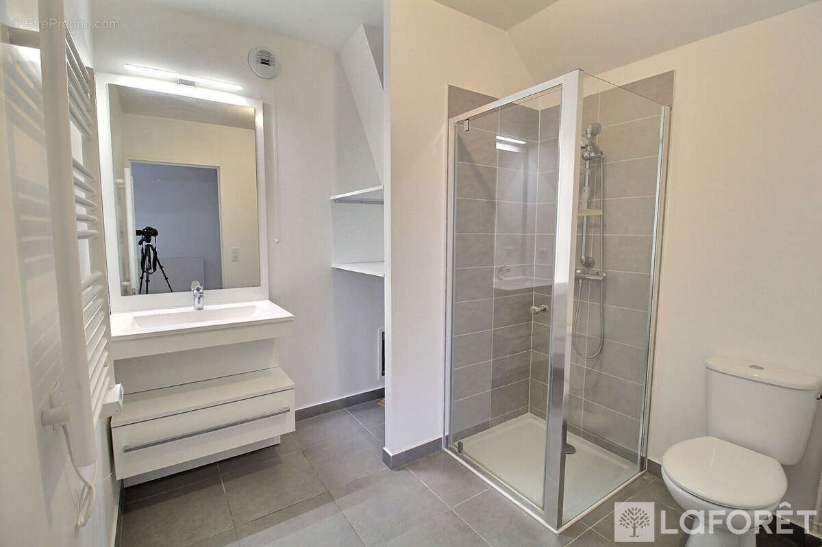 Appartement à LA GARENNE-COLOMBES