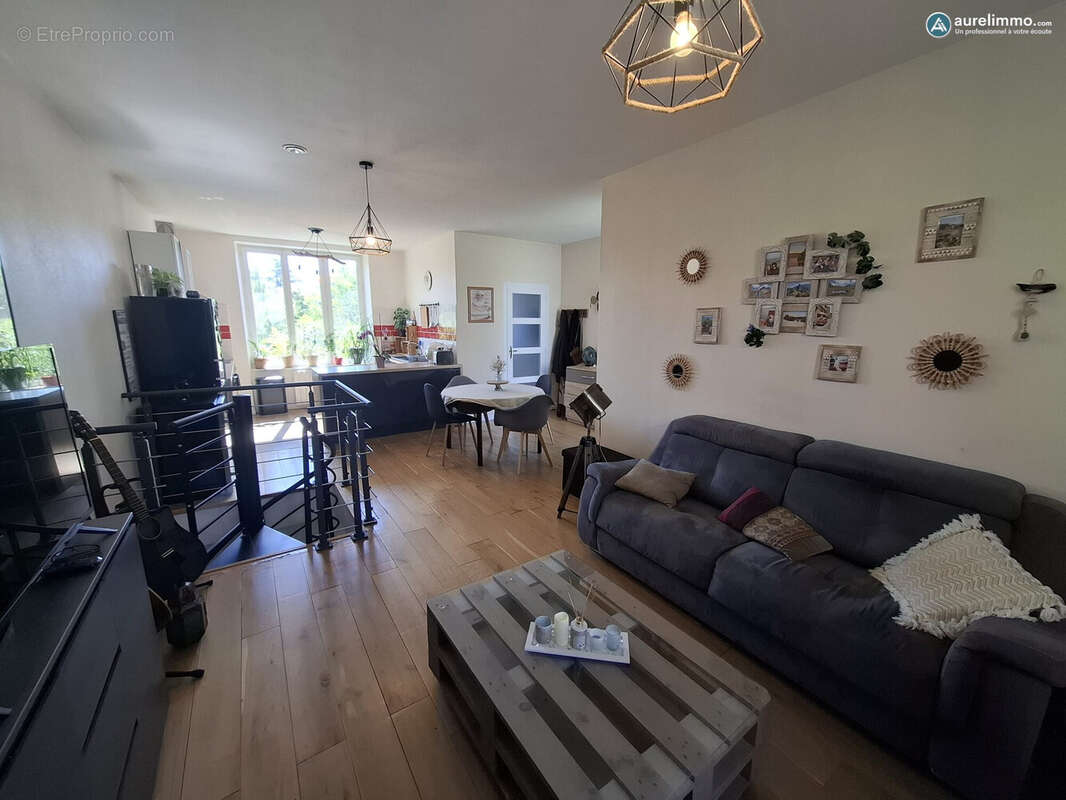 salon - Maison à NERIS-LES-BAINS