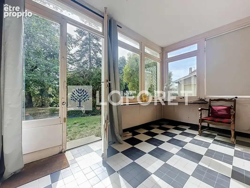 Bressuire centre-ville : maison bourgeoise avec parc arboré de 950 m² et dépendances - photo 5