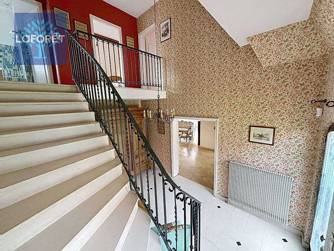 Maison Illkirch Graffenstaden 7 pièce(s) 180 m2 - 5 chambres - photo 4
