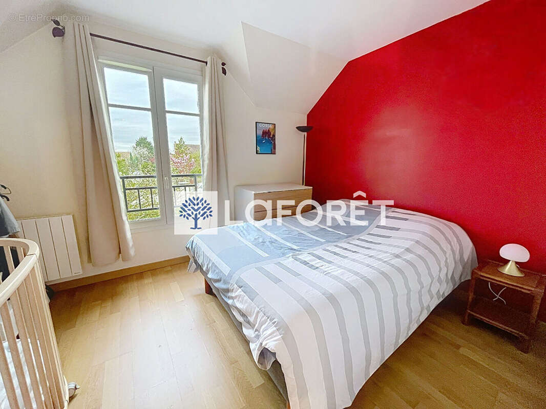 Maison à SAINT-NOM-LA-BRETECHE