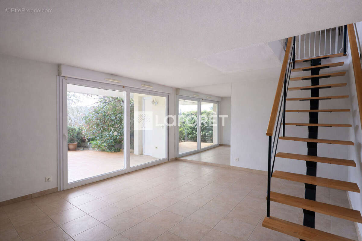 Appartement à VALBONNE