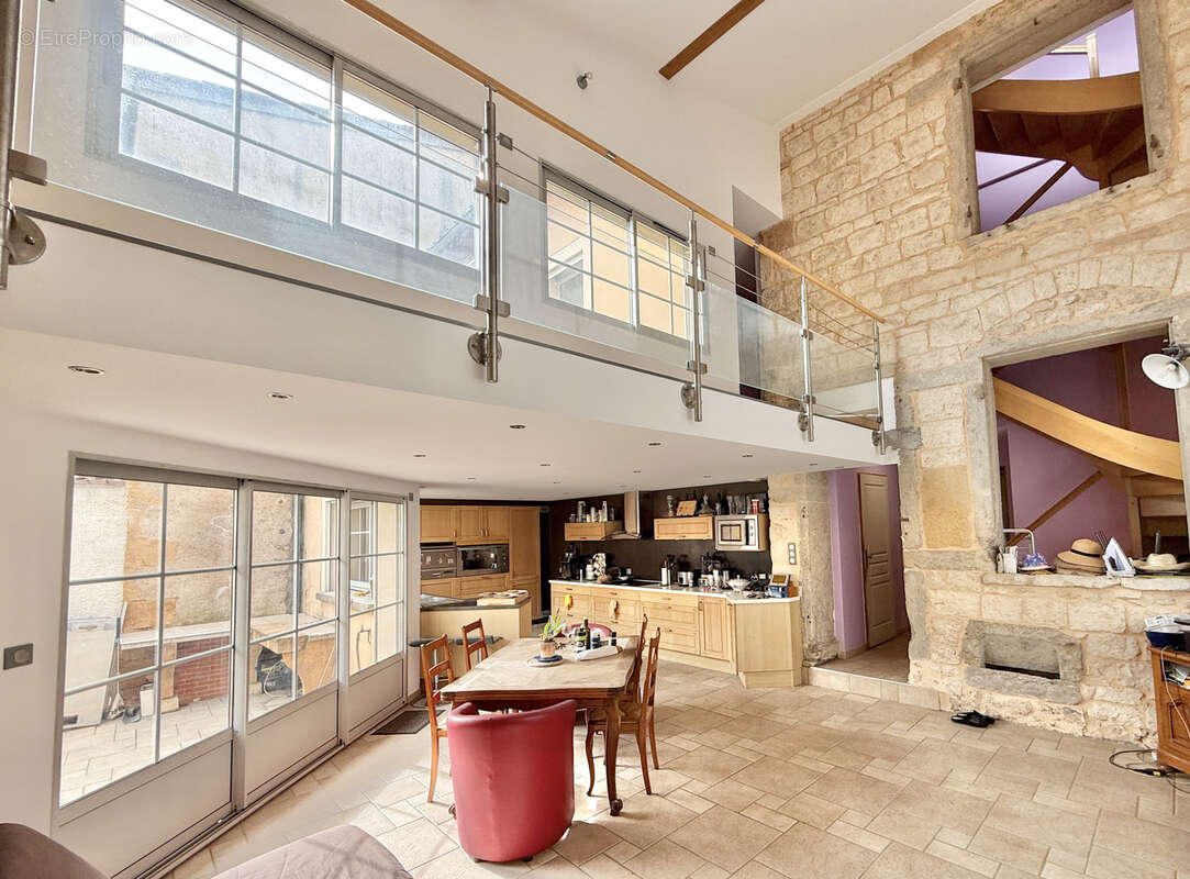 Maison à VILLEFRANCHE-SUR-SAONE