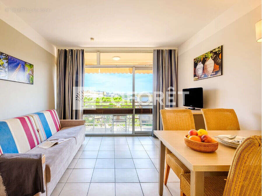 Appartement à SAINT-LAURENT-DU-VAR