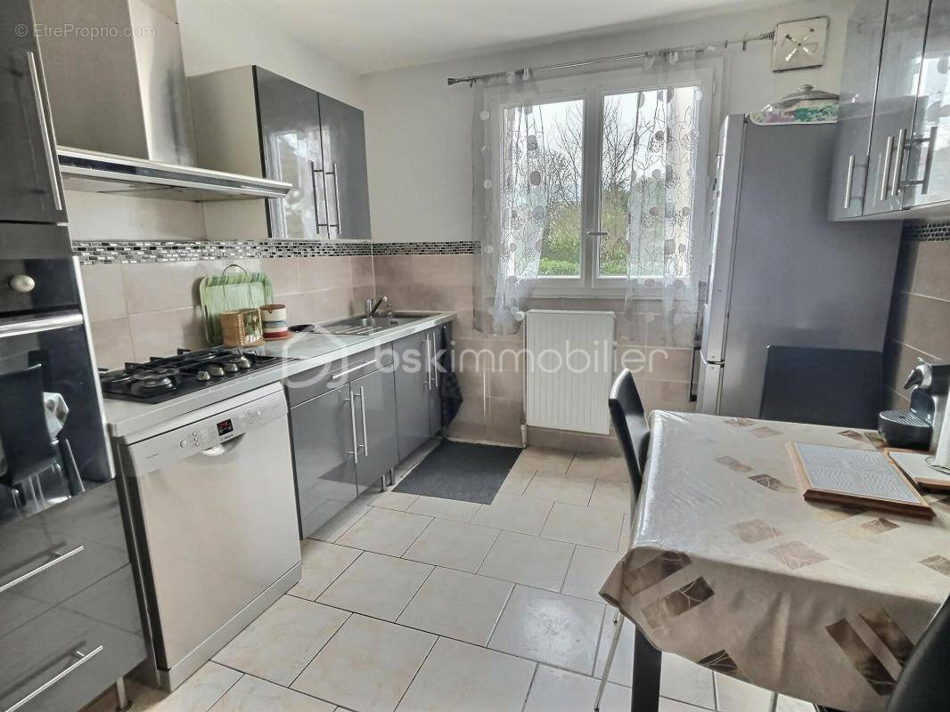 Maison à LA QUEUE-EN-BRIE