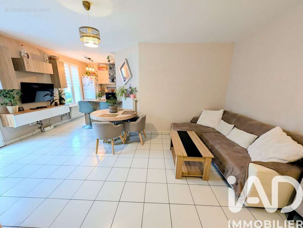 Photo 2 - Appartement à MAFFLIERS