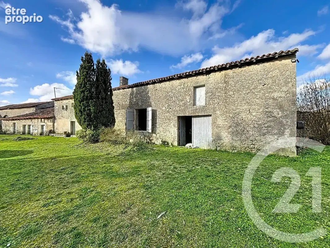 Maison 8 pièces 294 m² à vendre à Roullet-Saint-Estephe (16440) - photo 3