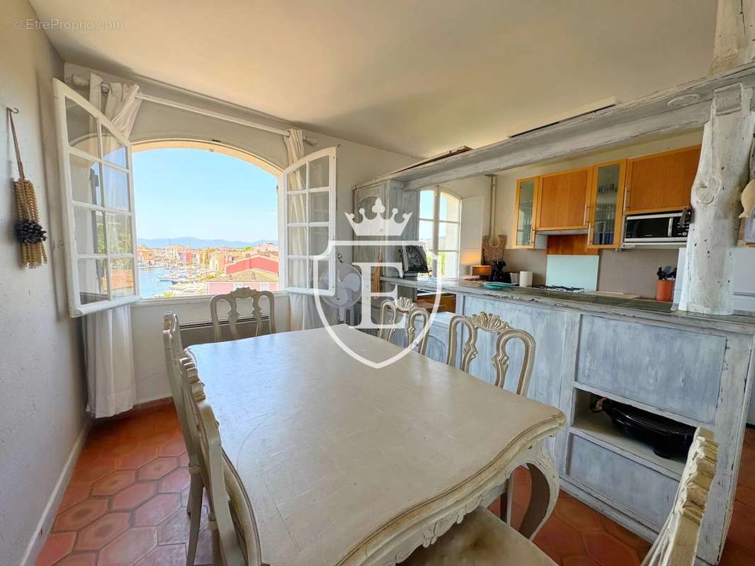 Appartement à GRIMAUD