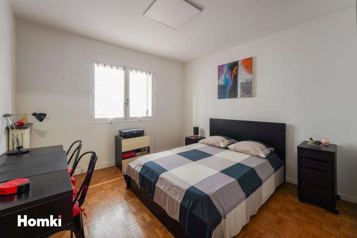 Appartement à MARSEILLE-5E