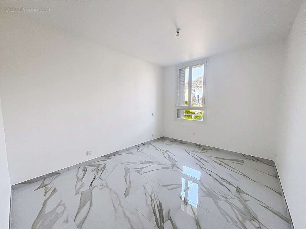 Appartement 83 m² à Toulon  - photo 3