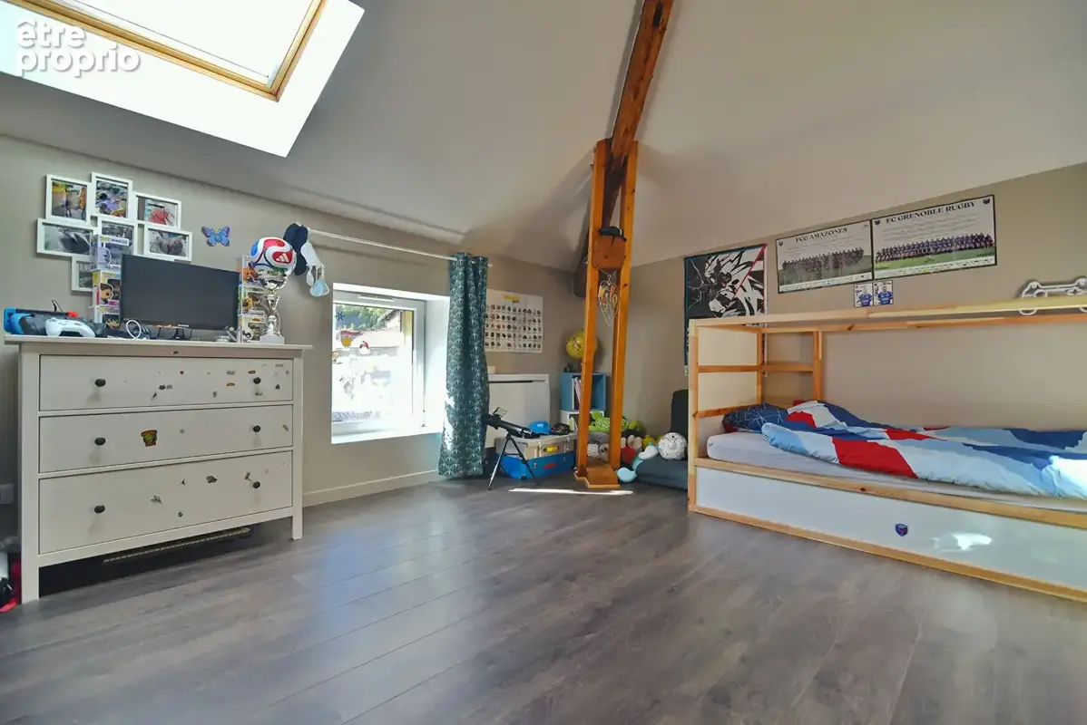 Maison Touvet centre de 134 m² avec dpdces, jardin et piscine - photo 13