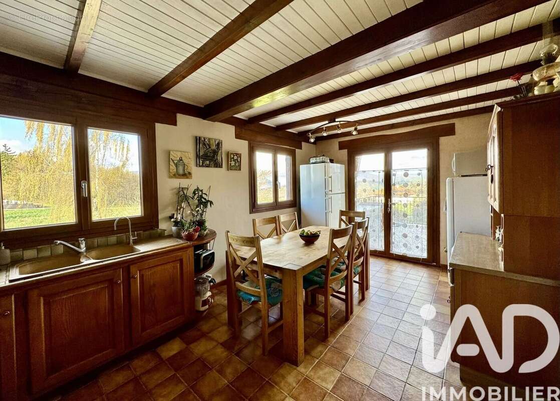 Maison 101 m² à Saint-Eusebe  - photo 5