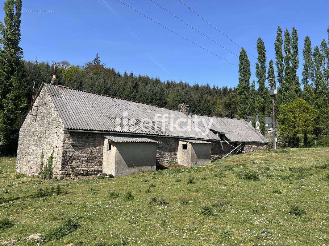 Maison à SEGLIEN