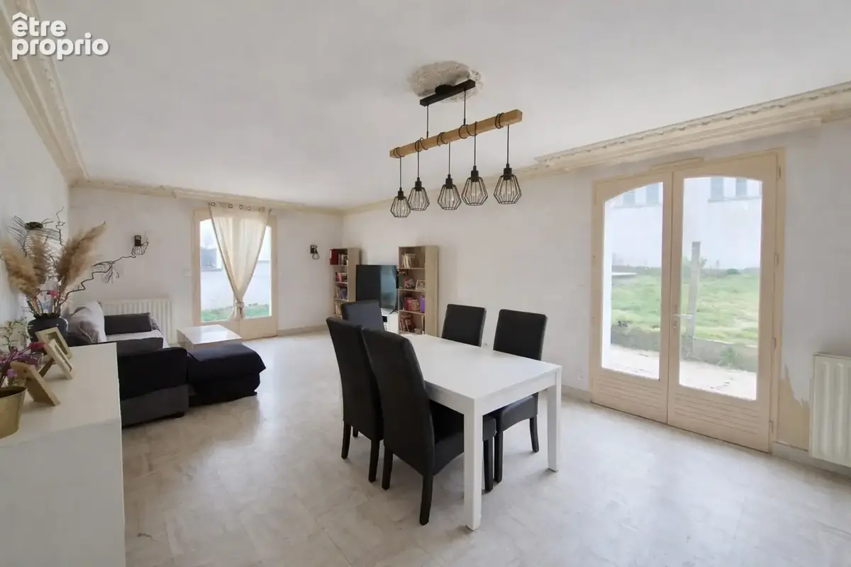 Maison à MERAL