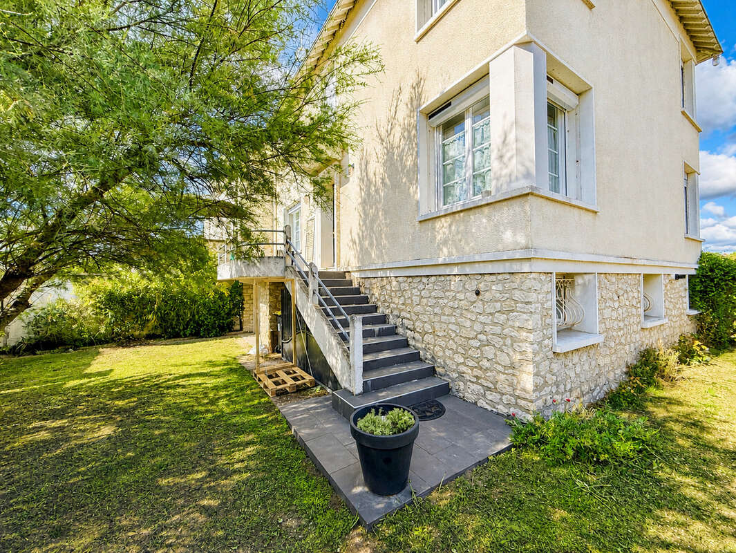 Maison à BLERE