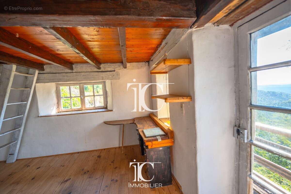 Mas du xviii siècle à rénover  122 m² habitables  terrain de 522 m²  vue panoramique sur les cévennes - photo 12