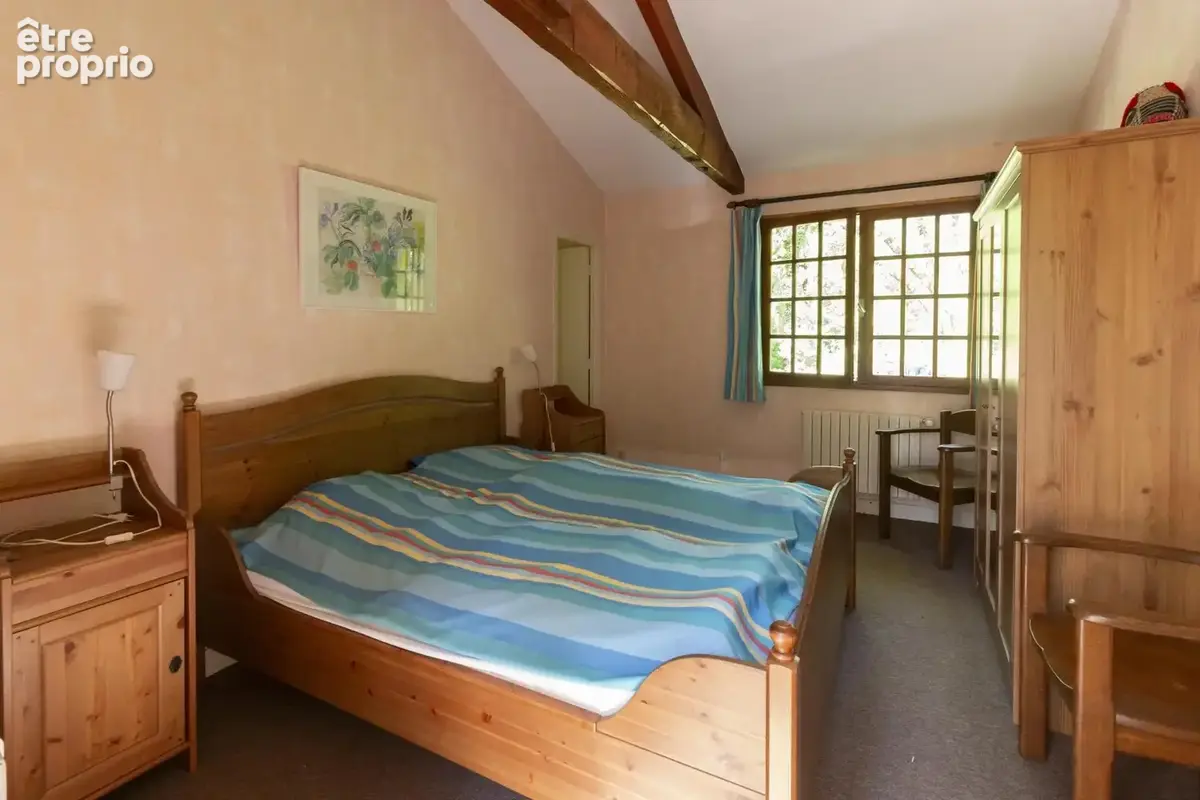 Maison spacieuse avec piscine, grandes dépendances et terrain - photo 10