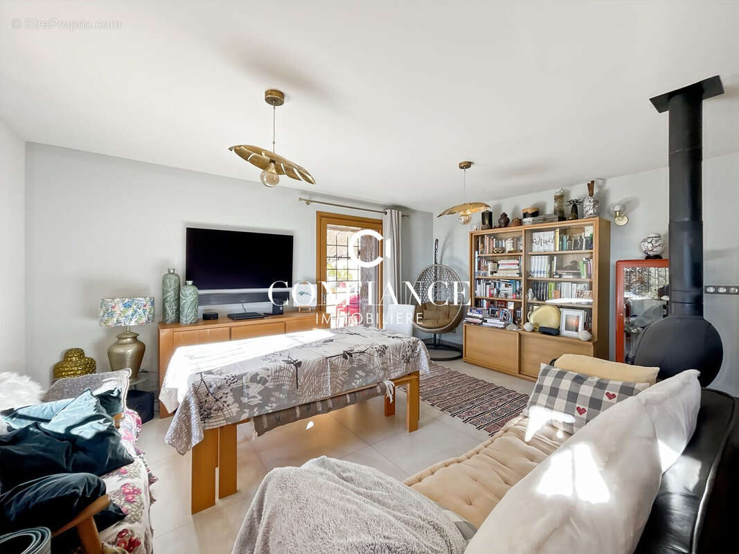 Maison 120 m² à Revest-Les-Roches  - photo 5