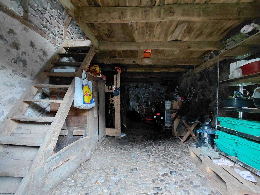 Maison à ANGLARDS-DE-SALERS