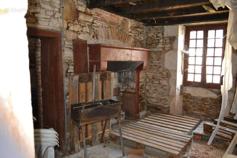 Maison à CHERVES-CHATELARS