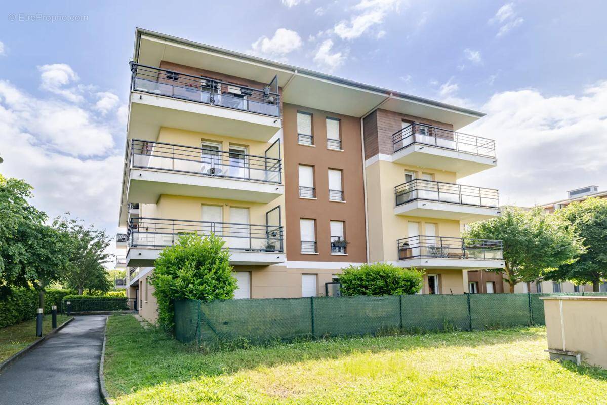 Appartement à VIGNEUX-SUR-SEINE