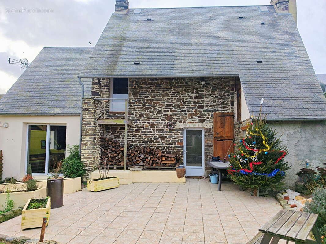 Maison à CONDE-SUR-NOIREAU