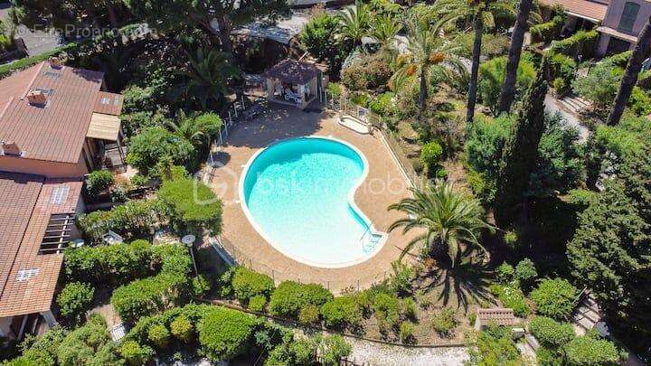 Appartement à BORMES-LES-MIMOSAS