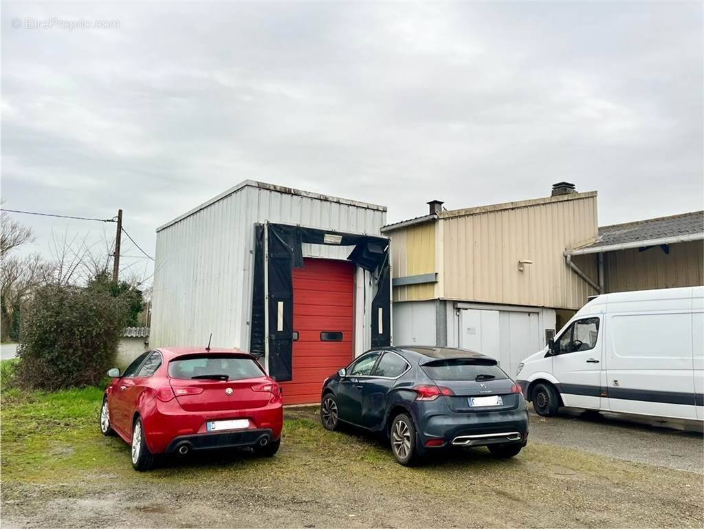 1 - Commerce à SAINT-HILAIRE-DE-RIEZ